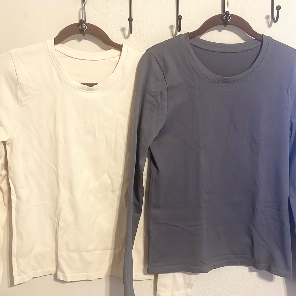 2 long sleeve tops